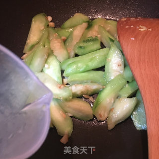 丝瓜炒鸡蛋的做法步骤：5
