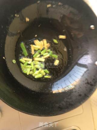 西红柿炒鸡蛋凉拌面的做法步骤：4
