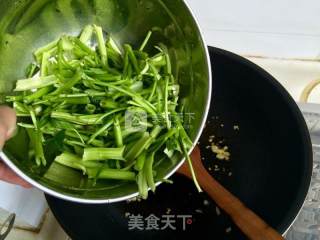 蒜蓉椒香空心菜的做法步骤：7
