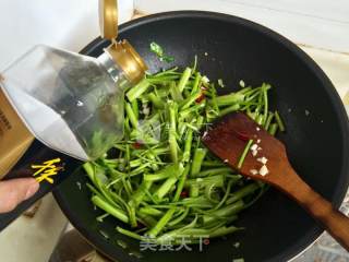 蒜蓉椒香空心菜的做法步骤：8