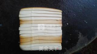 青椒肉末炒豆腐干的做法步骤：1