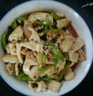 青椒肉末炒豆腐干的做法步骤：8