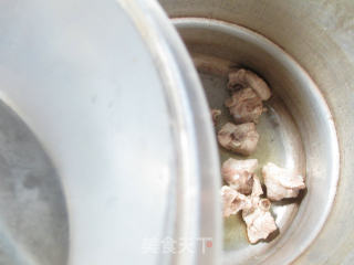 小白菜排骨粉丝汤的做法步骤：3