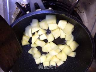 土豆炖鸡块的做法步骤：3