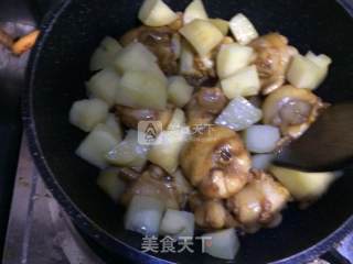 土豆炖鸡块的做法步骤：7