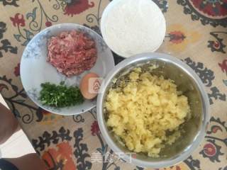 土豆泥肉饼的做法步骤：1