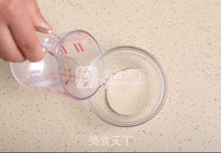 七夕情人节食谱——巧克力酸奶芝士冻糕的做法步骤：2