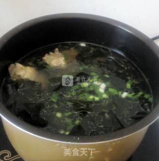 海带排骨汤的做法步骤：5