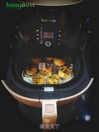 简易版蛋黄酥的做法步骤：4