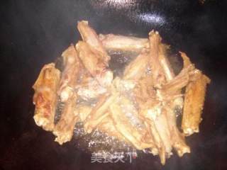 麻辣酱香鸭翅的做法步骤：2