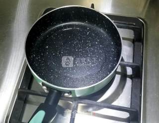 冬瓜番茄蛋饺汤的做法步骤：2
