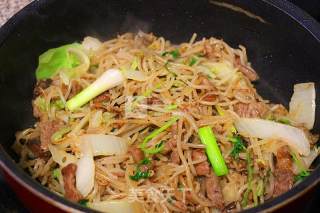 牛肉炒粉的做法步骤：8