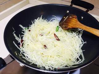 酸辣土豆丝的做法步骤：5
