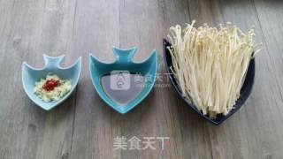 简单出彩---炝拌金针菇的做法步骤：1