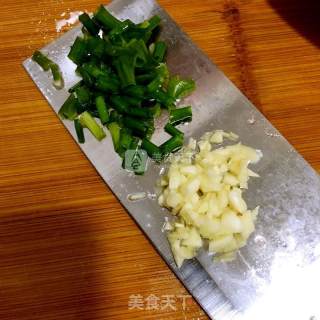 家常鱼香肉丝的做法步骤：4