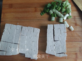 蚝油烧豆腐的做法步骤：1