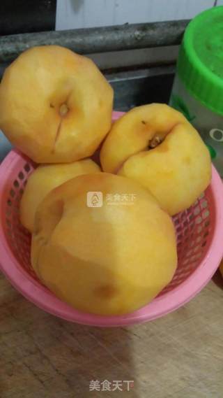 黄桃罐头的做法步骤：2