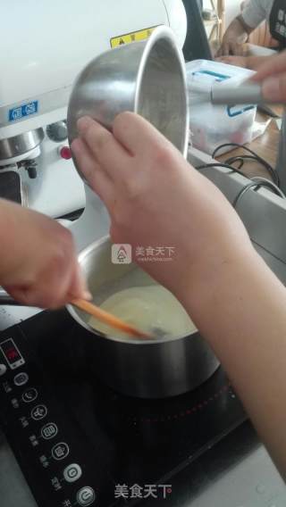 北海道戚风蛋糕的做法步骤：9
