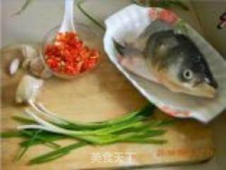 剁椒魚頭的做法步骤：1