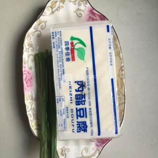 小葱拌豆腐的做法步骤：1