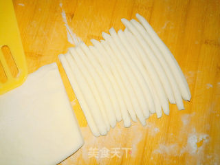 长条银丝卷的做法步骤：5