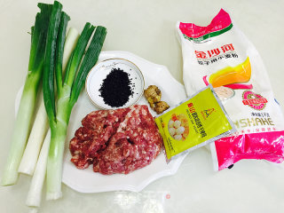 猪肉大葱馅饼的做法步骤：1