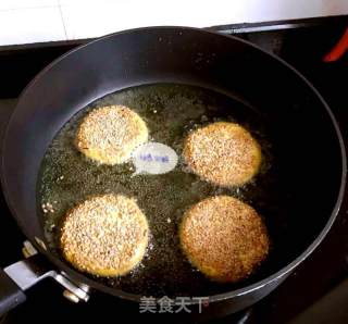 麻香南瓜饼的做法步骤：10
