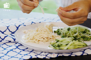 鸡丝凉面—九阳知食的做法步骤：4