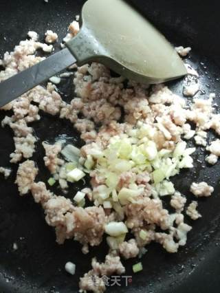 酱香肉末蒸茄子的做法步骤：3