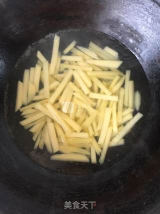 自制薯条的做法步骤：3
