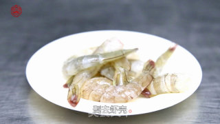 天太热，晚上喝碗【生滚鲜虾粥】算了的做法步骤：2
