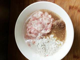 豆腐圆子的做法步骤：3
