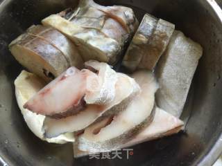 鳕鱼鱼松的做法步骤：1