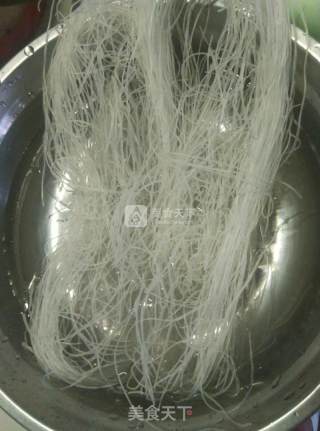 丝瓜粉丝豆腐汤的做法步骤：5