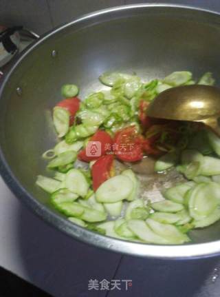 丝瓜粉丝豆腐汤的做法步骤：6
