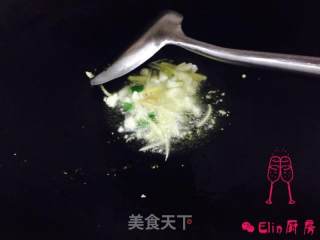 番茄辣椒焖鱼的做法步骤：2