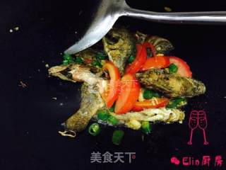 番茄辣椒焖鱼的做法步骤：4