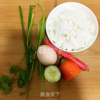 火腿炒蛋饭的做法步骤：1