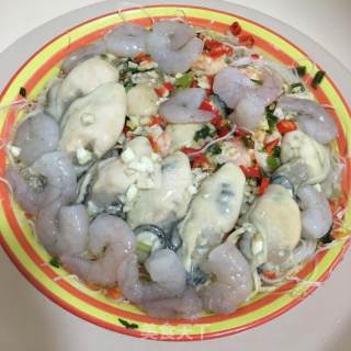 蒜蓉虾仁生蚝蒸粉丝的做法步骤：11