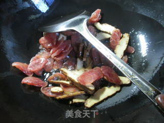 香干香肠梅豆炒面的做法步骤：3