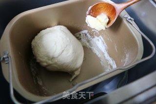 牛油餐包的做法步骤：2