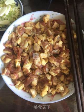 洋葱炒羊肉的做法步骤：1