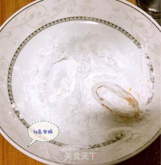 里约奥运会必备的小零食—酥炸鱿鱼圈的做法步骤：4