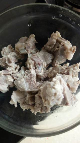 咸骨粥的做法步骤：3
