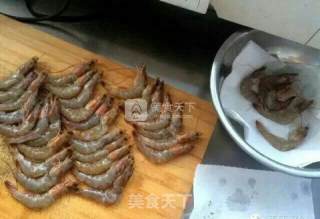 红烧大虾的做法步骤：1