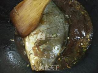 酱烧鲳鱼的做法步骤：5