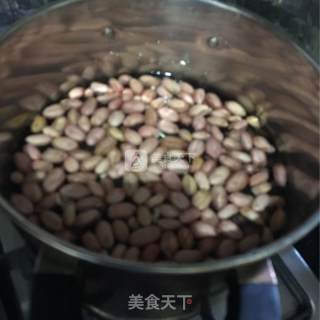 炸锅版盐焗花生米的做法步骤：1