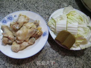 咖喱白菜鸡翅根的做法步骤：1