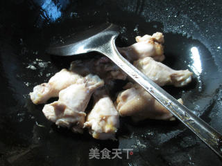 咖喱白菜鸡翅根的做法步骤：2