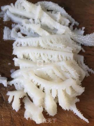 虾滑牛百叶的做法步骤：1